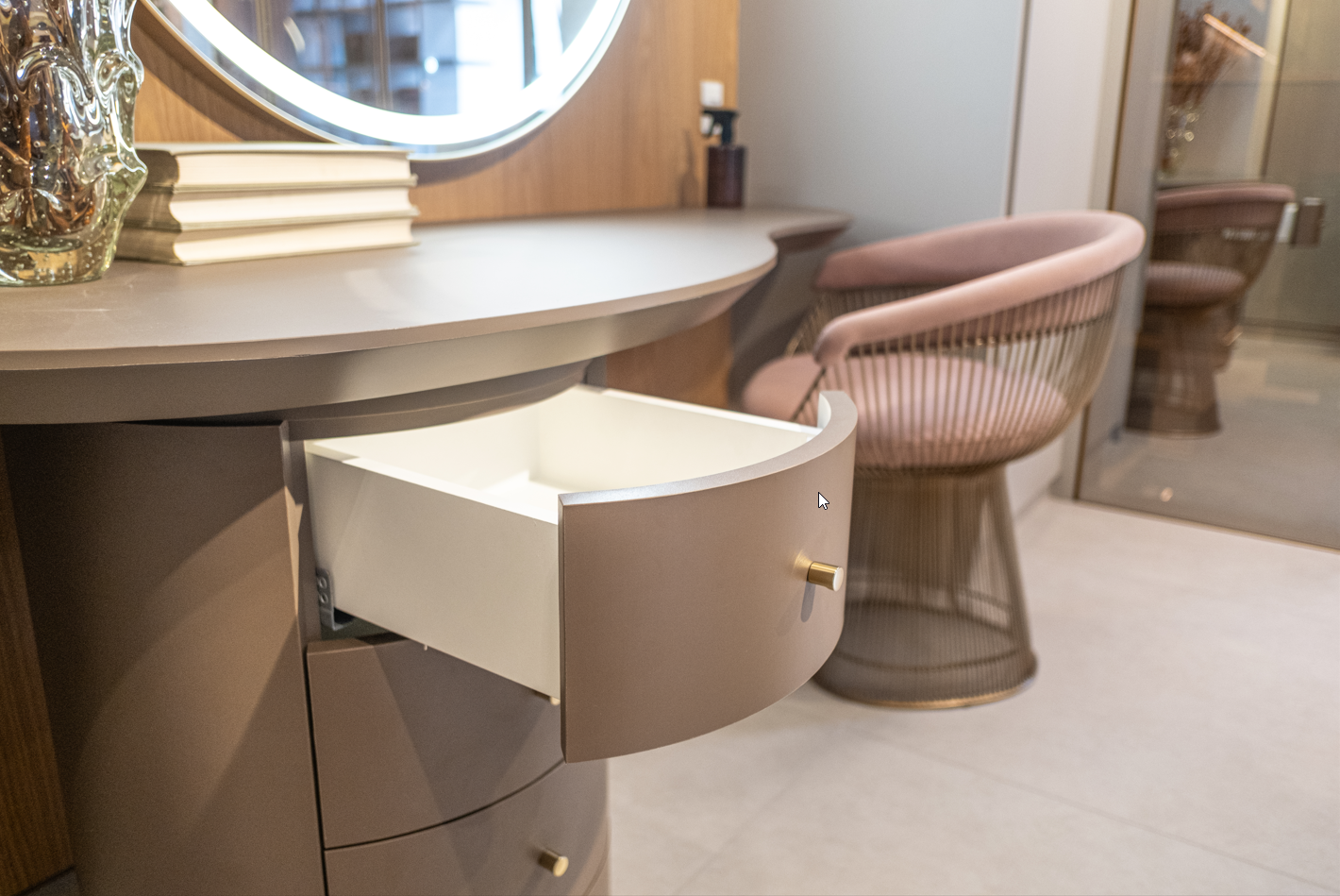 Entenda como são produzidos os nossos móveis orgânicos.