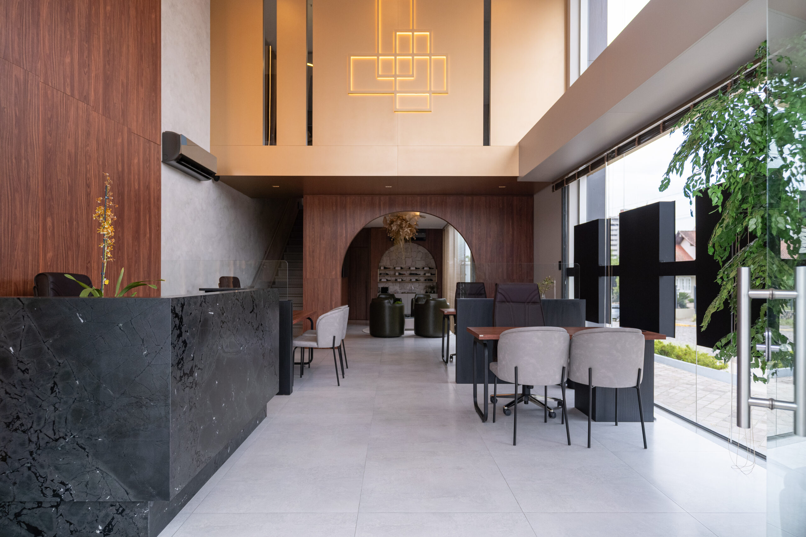 O setor vinícola, um dos propulsores da economia da Serra Gaúcha, inspira o mobiliário da CASA ON